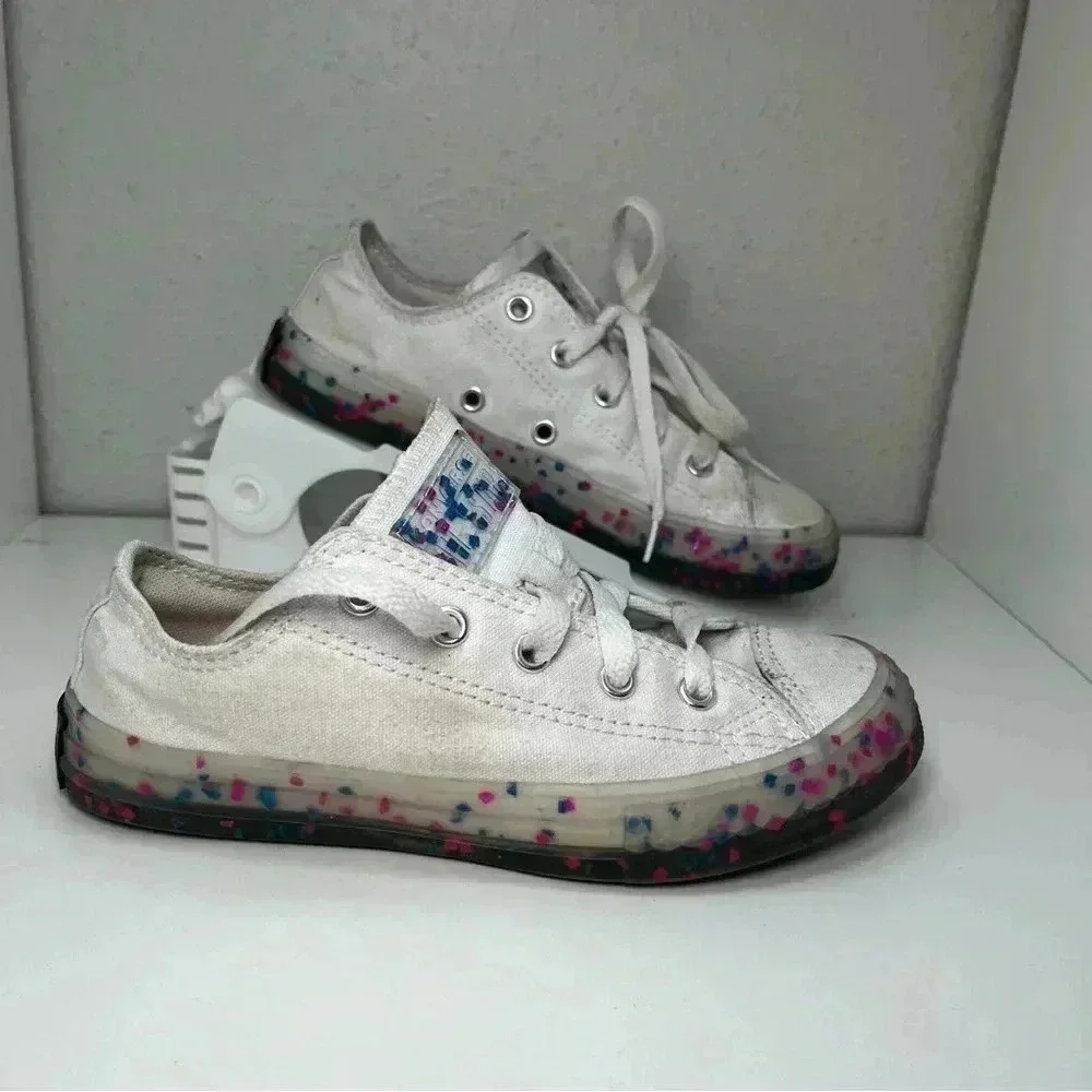 KIDS CONVERSE ALL STAR WHITE WITH SPRINKLED PINK AND BLUE BOTTOM